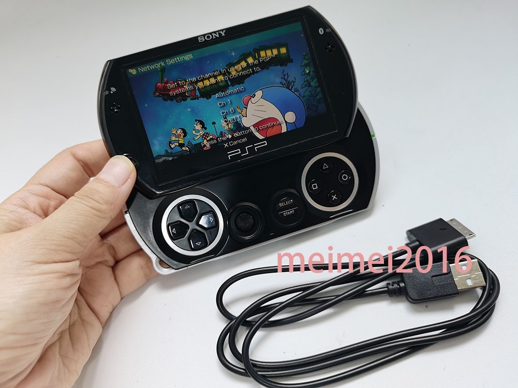 Sony PSP GO PlayStation Portable Go Console With Cable Full Working