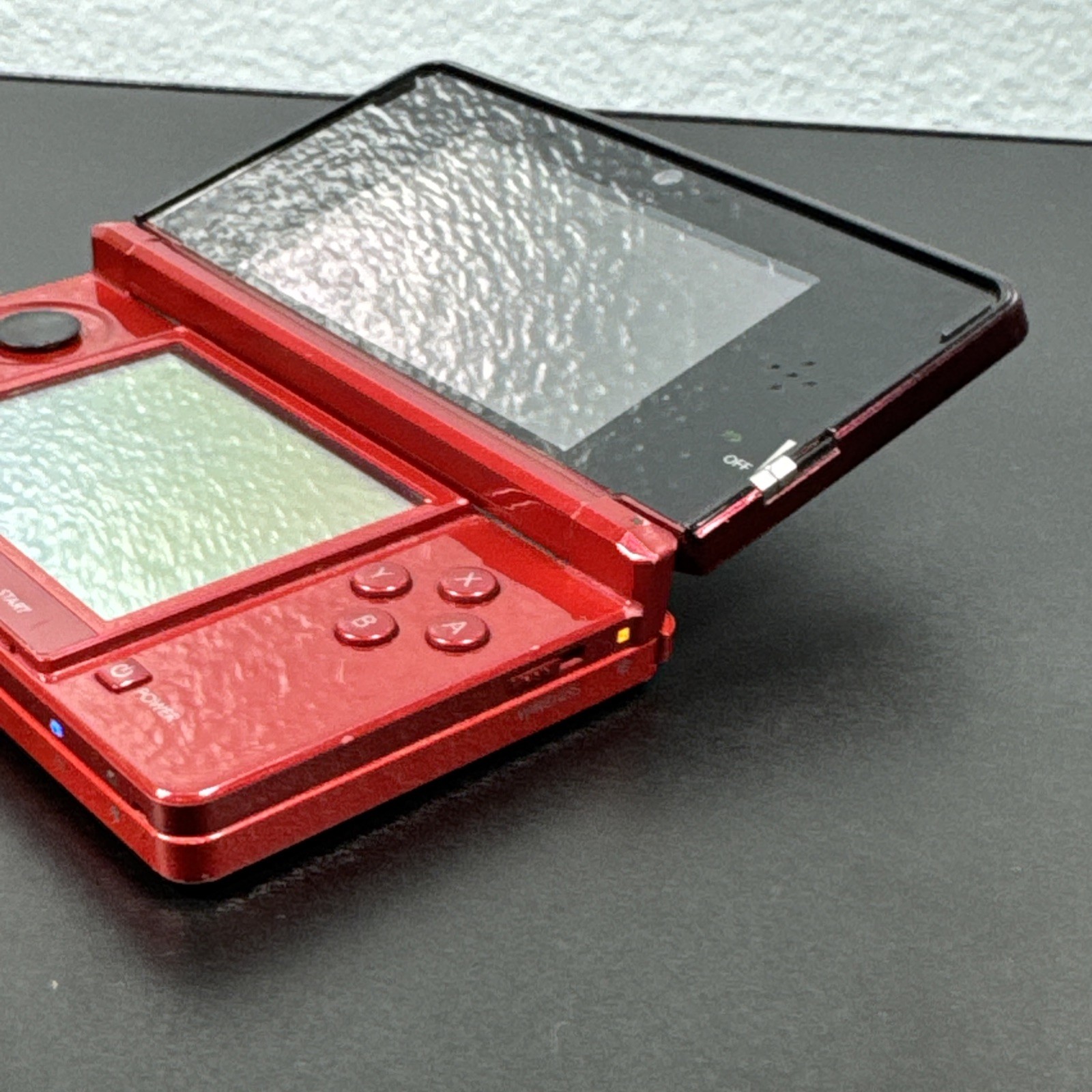Nintendo 3DS Flame Red 32GB SD Card/game & Carry Case (Tested & Working)