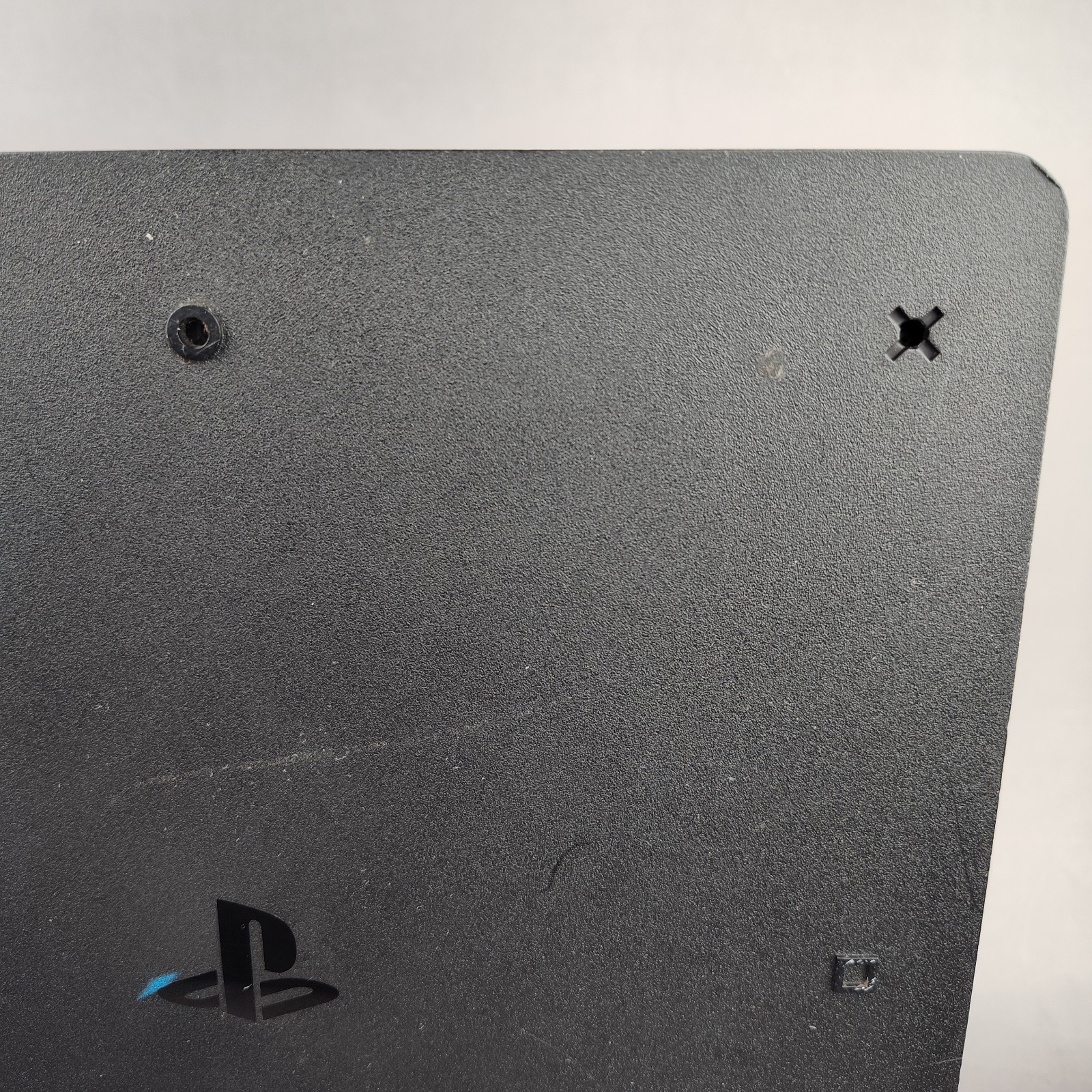 PlayStation PS4 Slim 1TB with Controller (Right Joystick Is Broken)