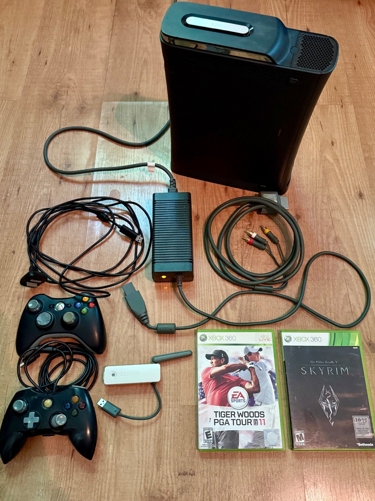 Xbox 360 Elite 120GB Console System Bundle Tested Working Skyrim Tiger Woods Lot