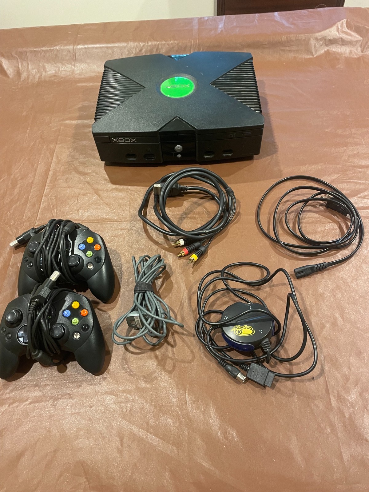 Original Microsoft Xbox Console-2 Controllers-Play & Charge Kit-MadKatz RF Adapt