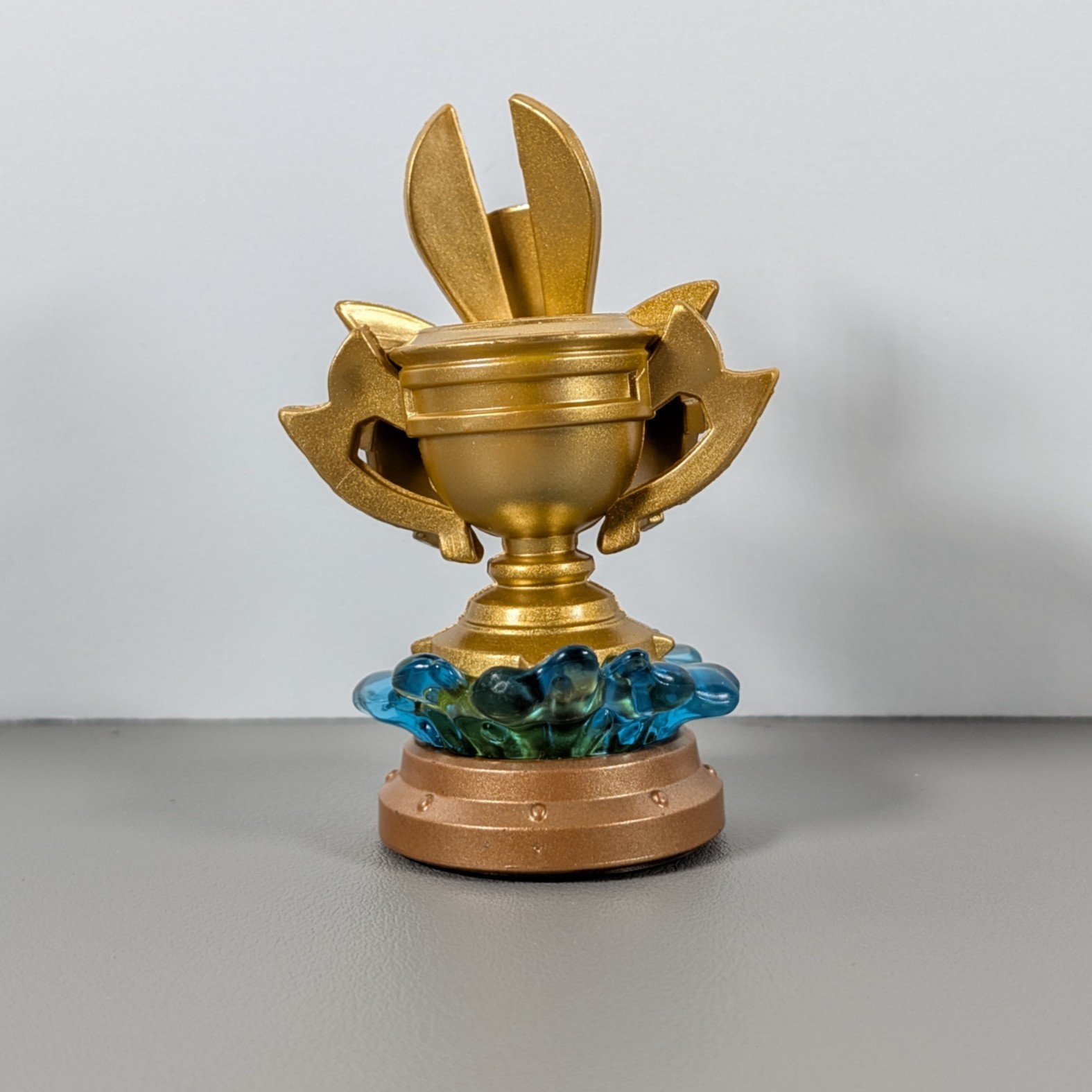 Skylanders Superchargers Sea Racing Trophy – Golden Queen Sea Trophy