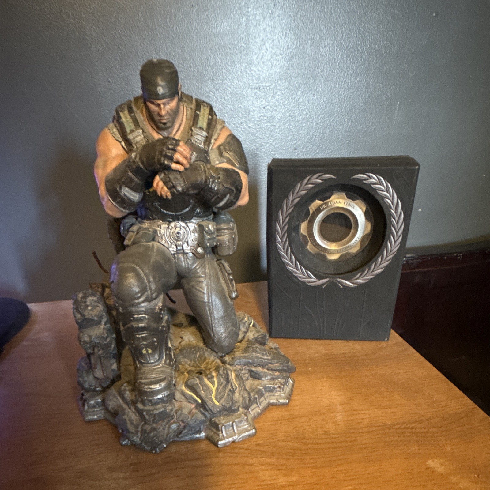 Gears of War 3 Adam Fenix Limited Edition Statue w/ Medal Display Plaque
