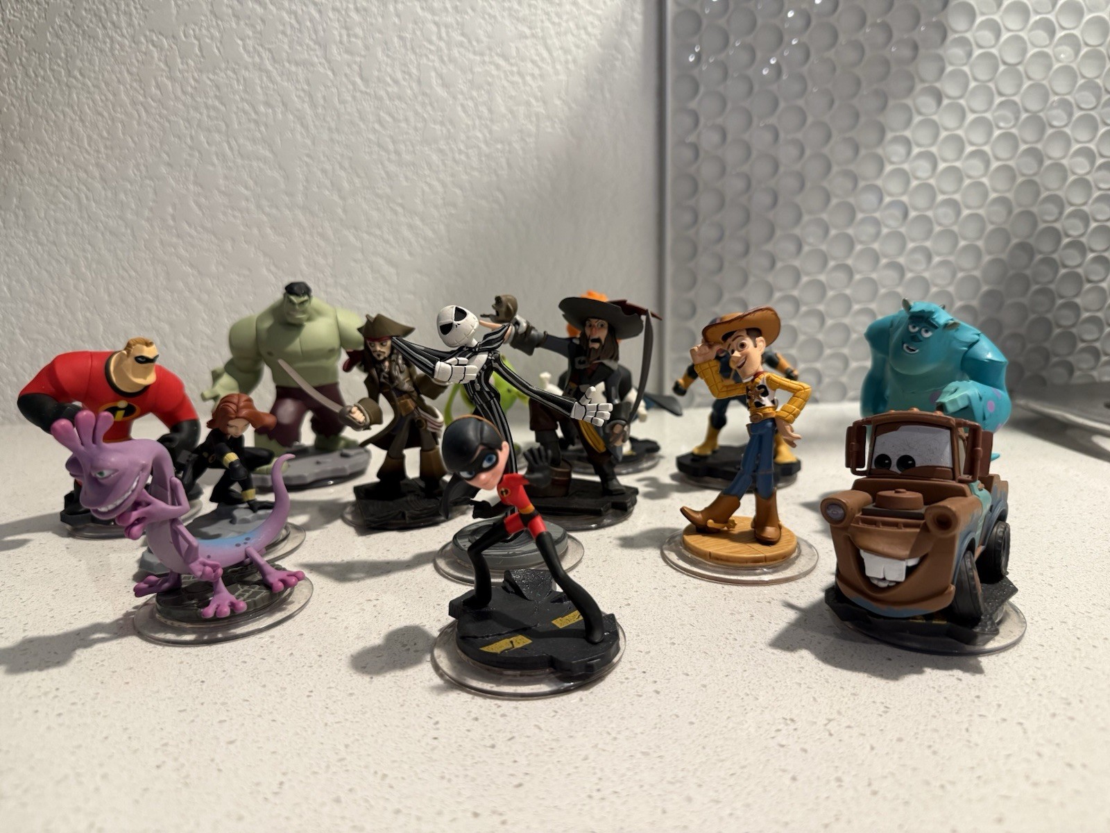 Disney Infinity Marvel Action Figure Lot Pieces Hulk Pixar Cars Toy Story 14
