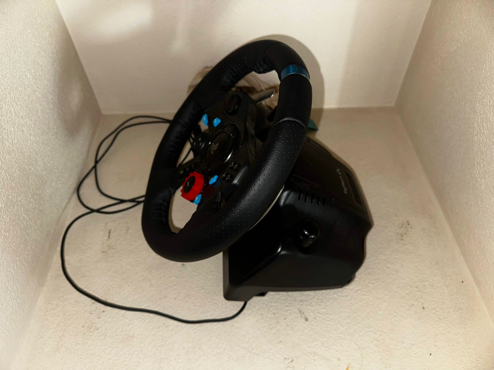 Logitech G29 Driving Force Racing Wheel – Black (941-000110) Fully working