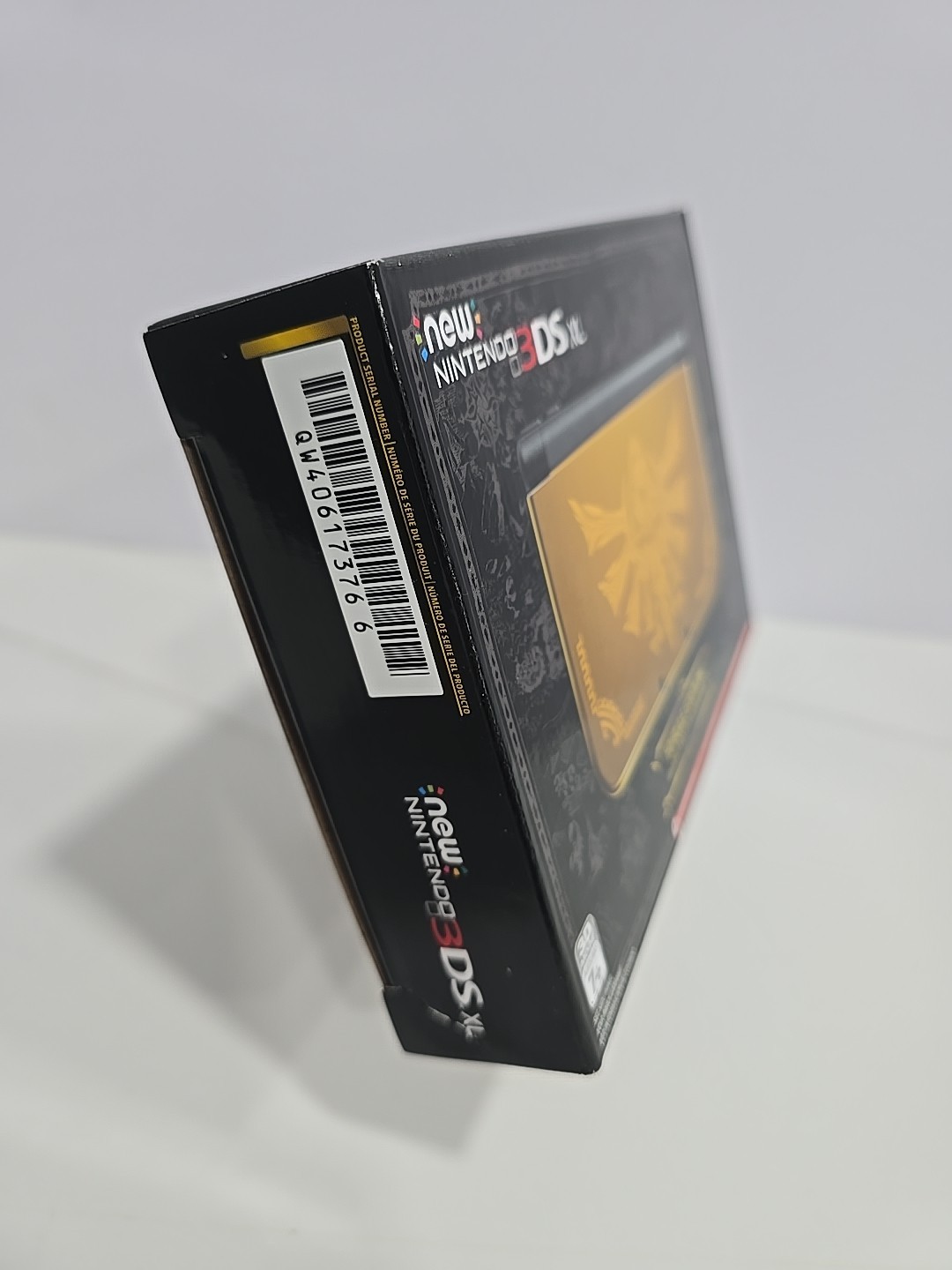 Nintendo New 3DS XL Hyrule Gold Edition Handheld System CIB w/ AR Cards & Manual