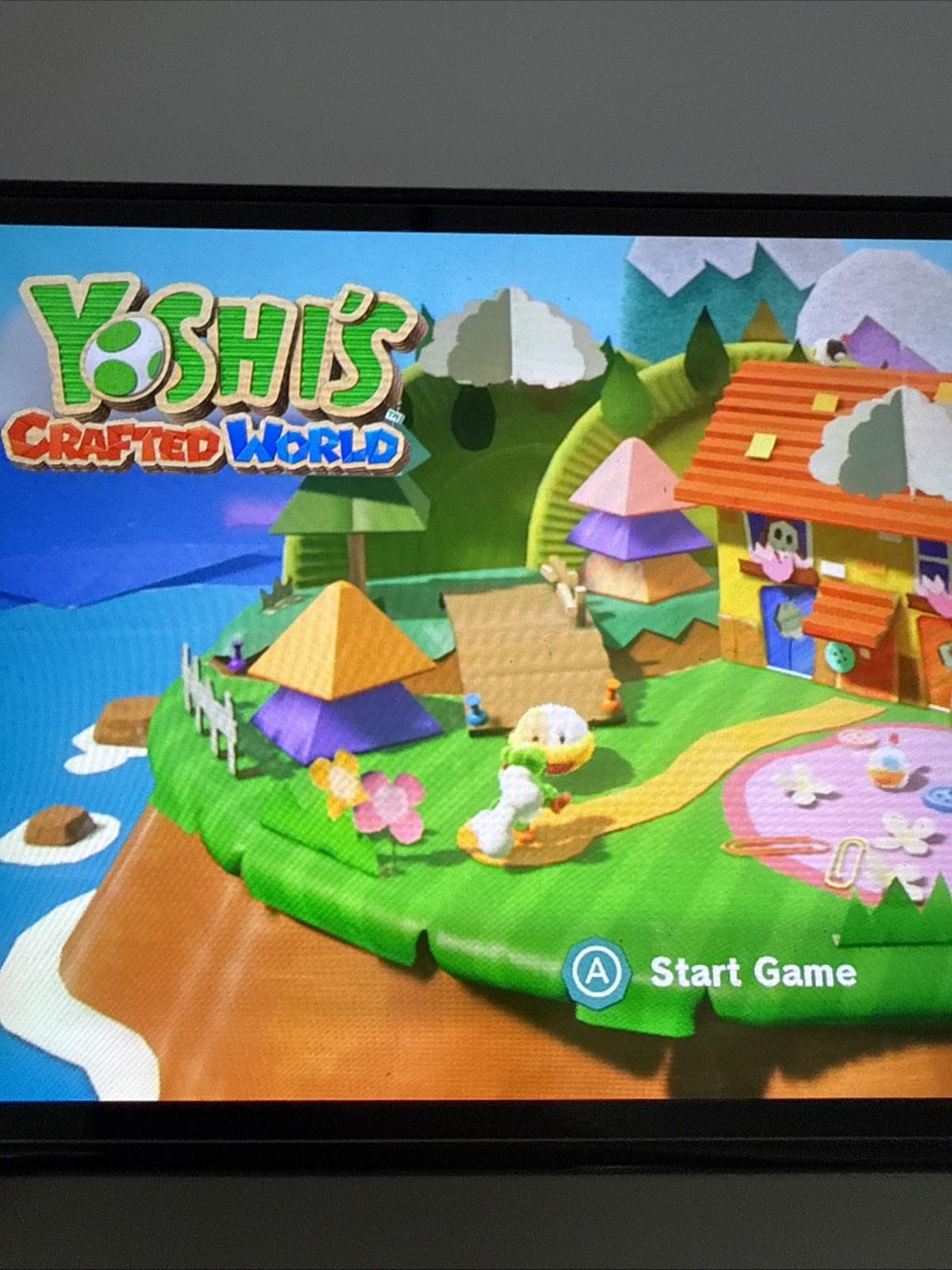 Yoshi’s Crafted World Nintendo Switch Game w/Case TESTED