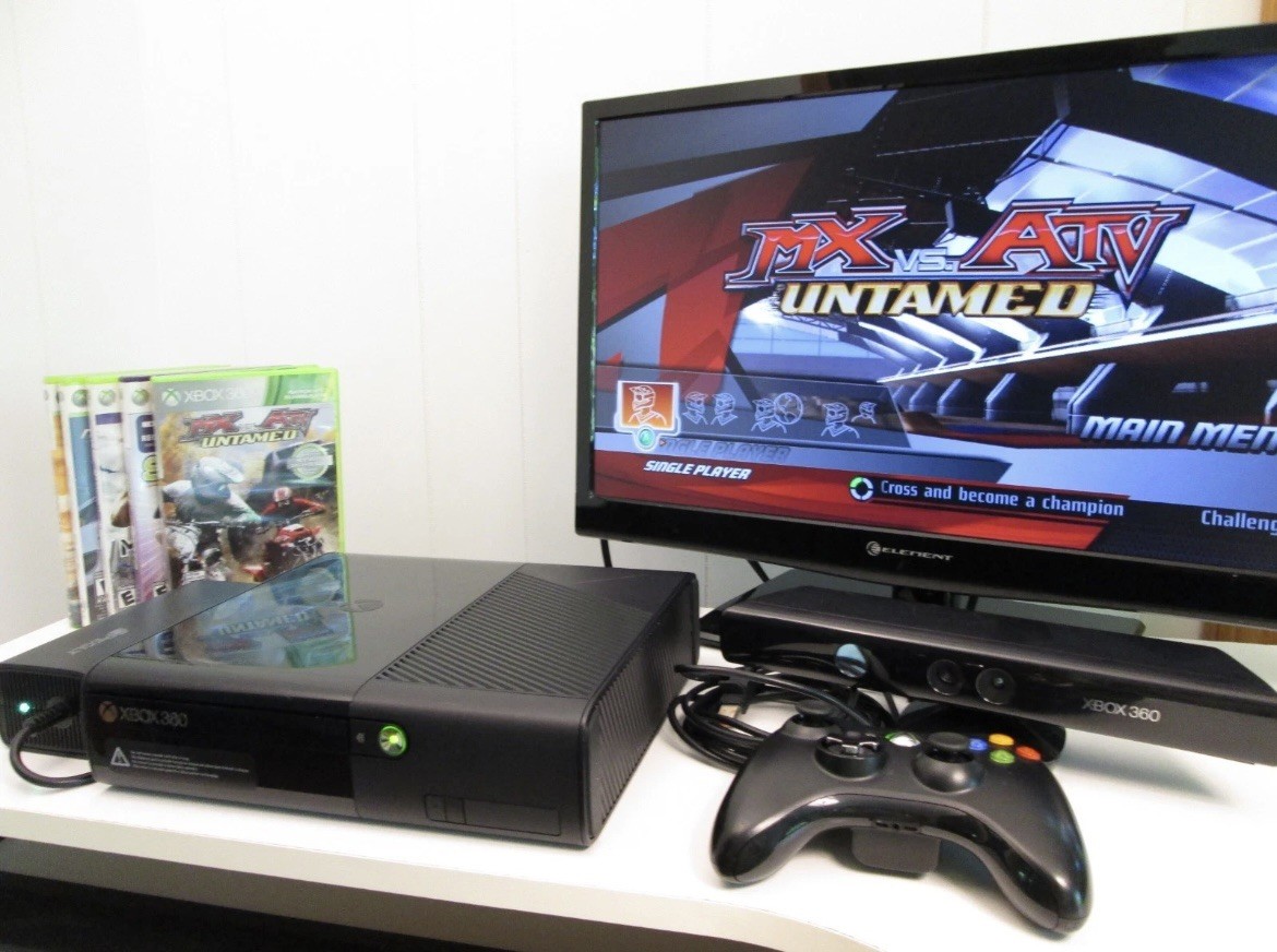 Xbox 360 E 250GB Console with Controller/Kinect/All cords/5 Games/Serviced/Nice!