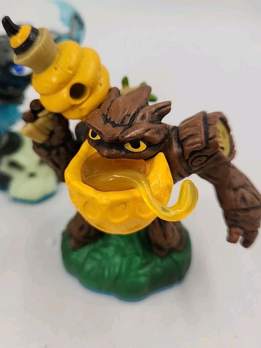 Activision Skylanders Lot Of 4 A2139A , A3137A, A0142A, A3137A
