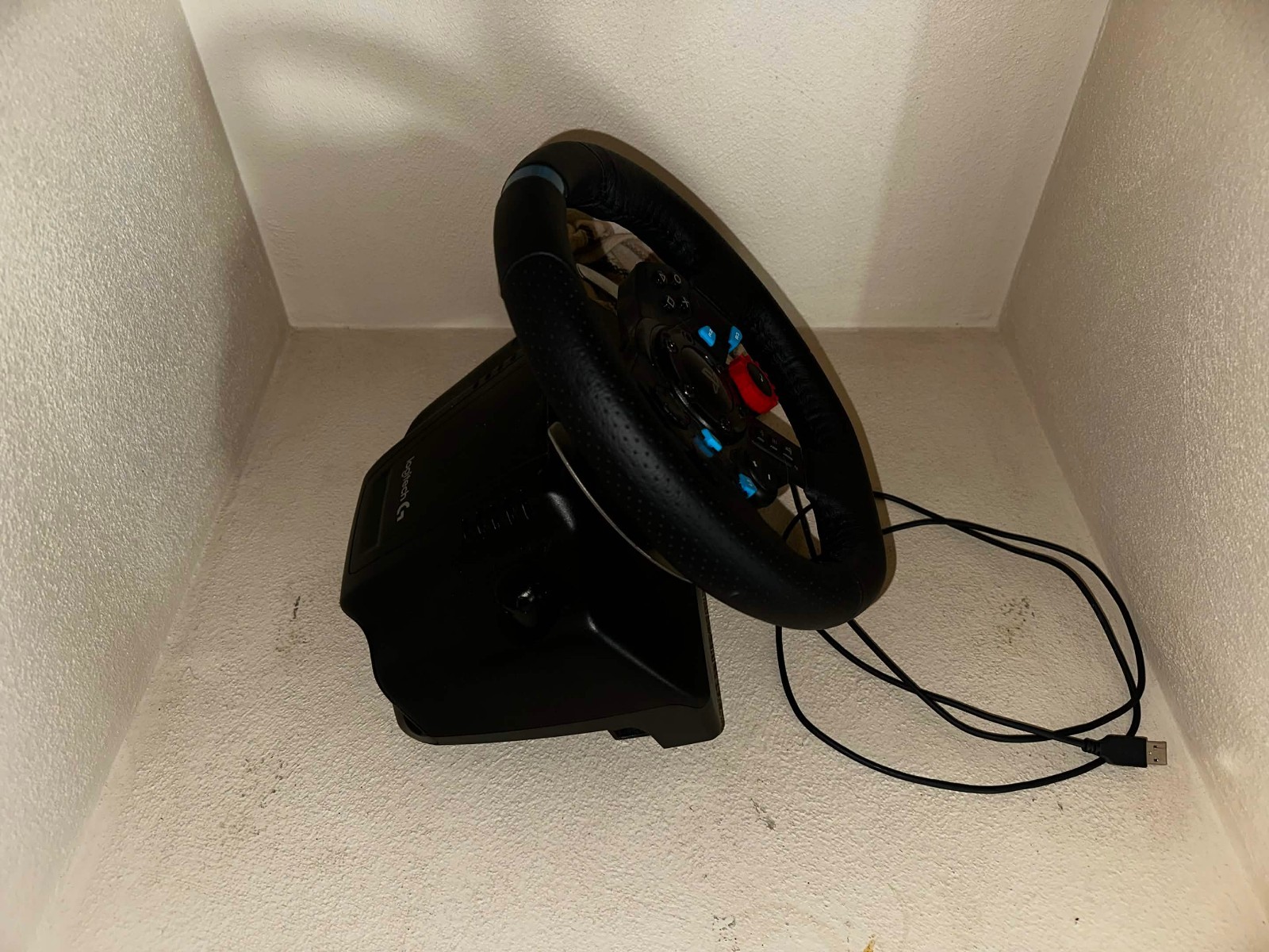 Logitech G29 Driving Force Racing Wheel – Black (941-000110) Fully working