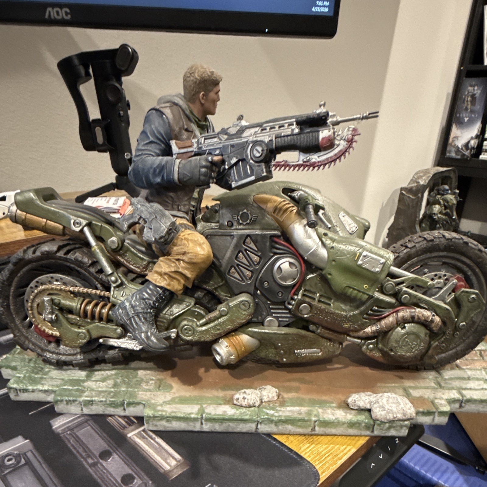 Gears of War 4 limited collectors edition Xbox JD Fenix Outsider Bike Statue