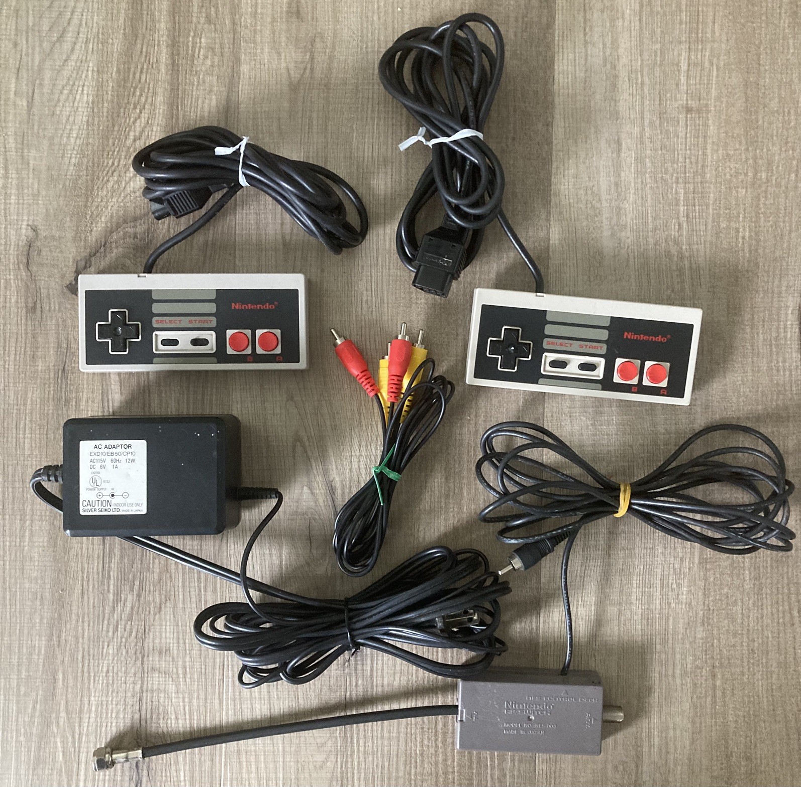 Nintendo NES System Console Mario Bundle New 72 Pin + 5 Games Tested & Working