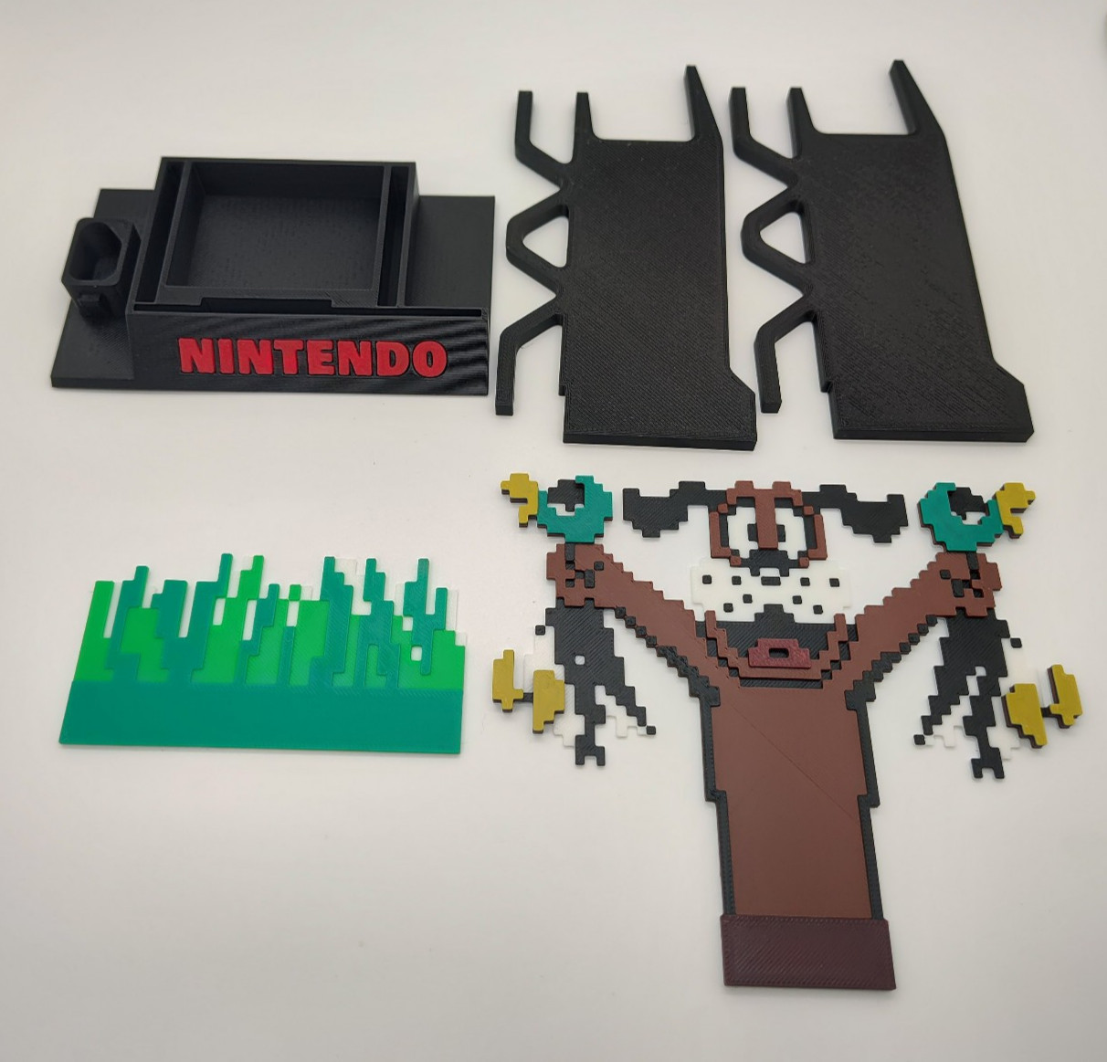 DUCK HUNT – NINTENDO NES ZAPPER DISPLAY STAND – CUSTOM COLOR OPTIONS