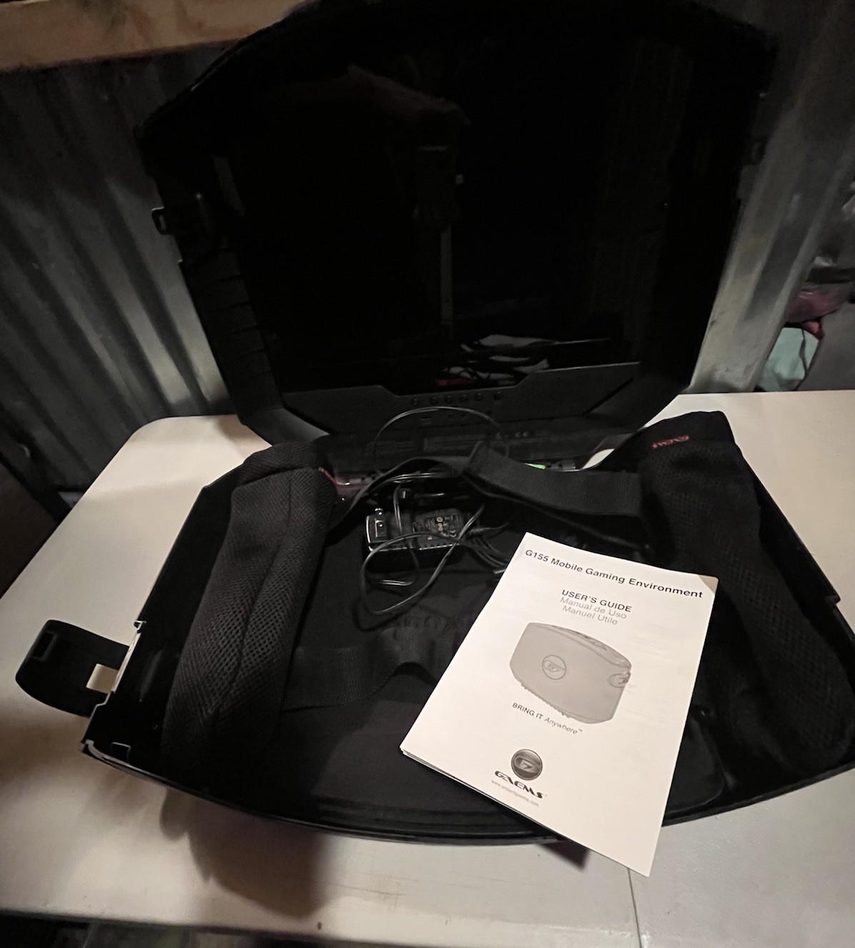 Gaems G155 Portable Gaming Monitor Case With Power Cord – READ DESCRIPTION