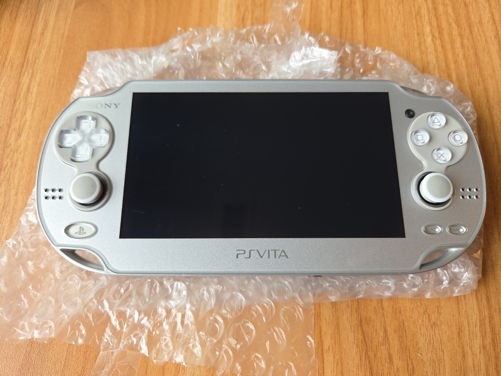 PlayStation PS Vita Wi-Fi Model Ice Silver Rare pch-1000 EXCELLENT COND. SELLER