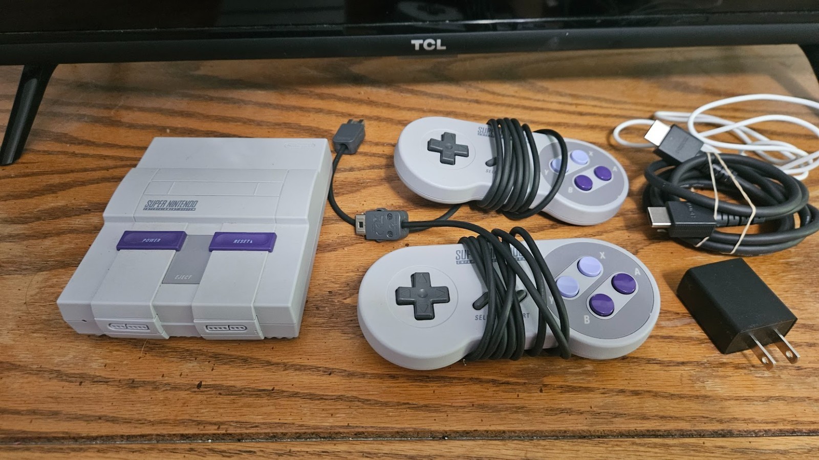 Super Nintendo SNES Classic Edition Console with 2 controllers & cables, CLV-201