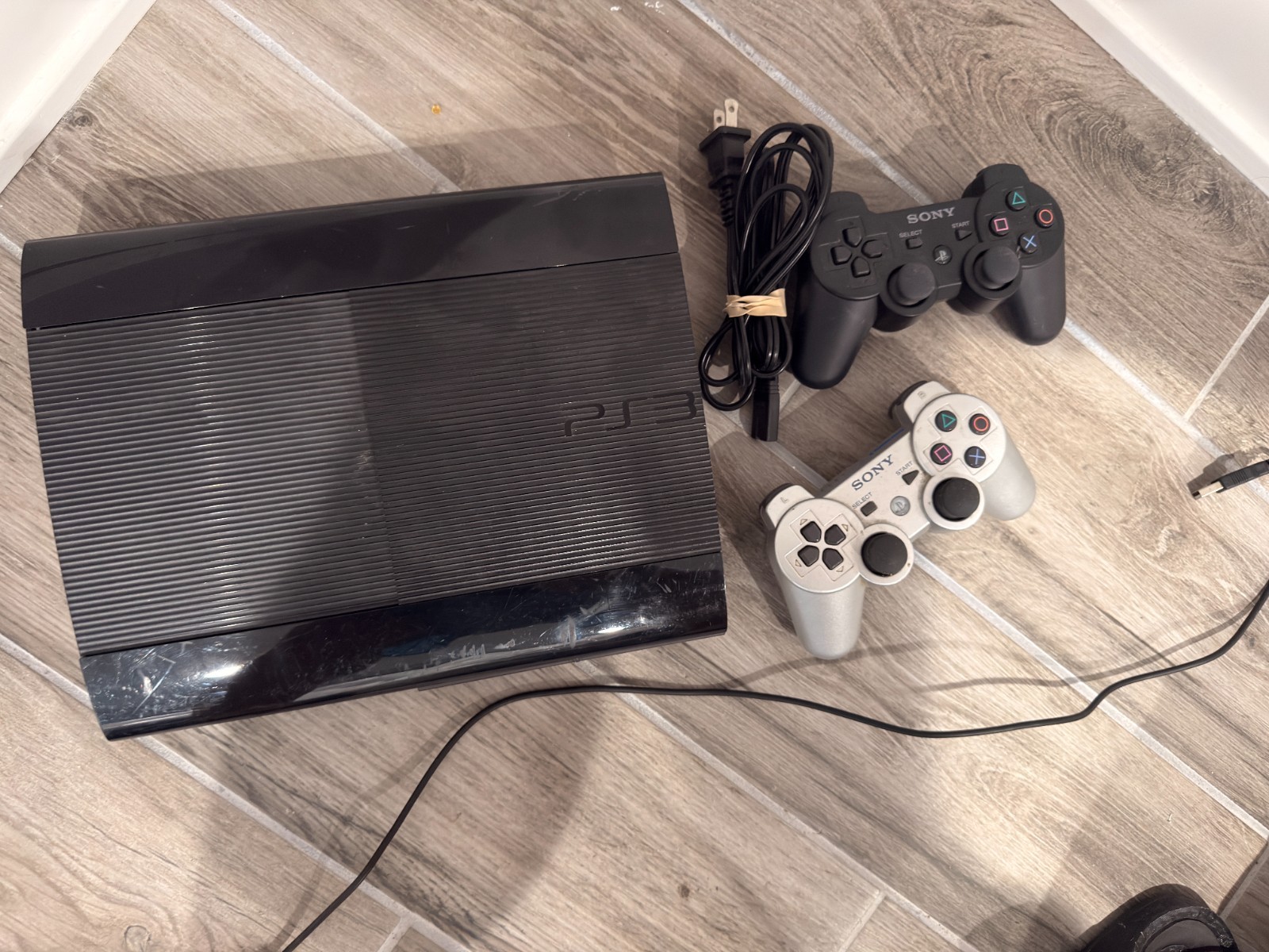 Sony PlayStation 3 250GB Console CECH-4201B – Black with 2 Controllers