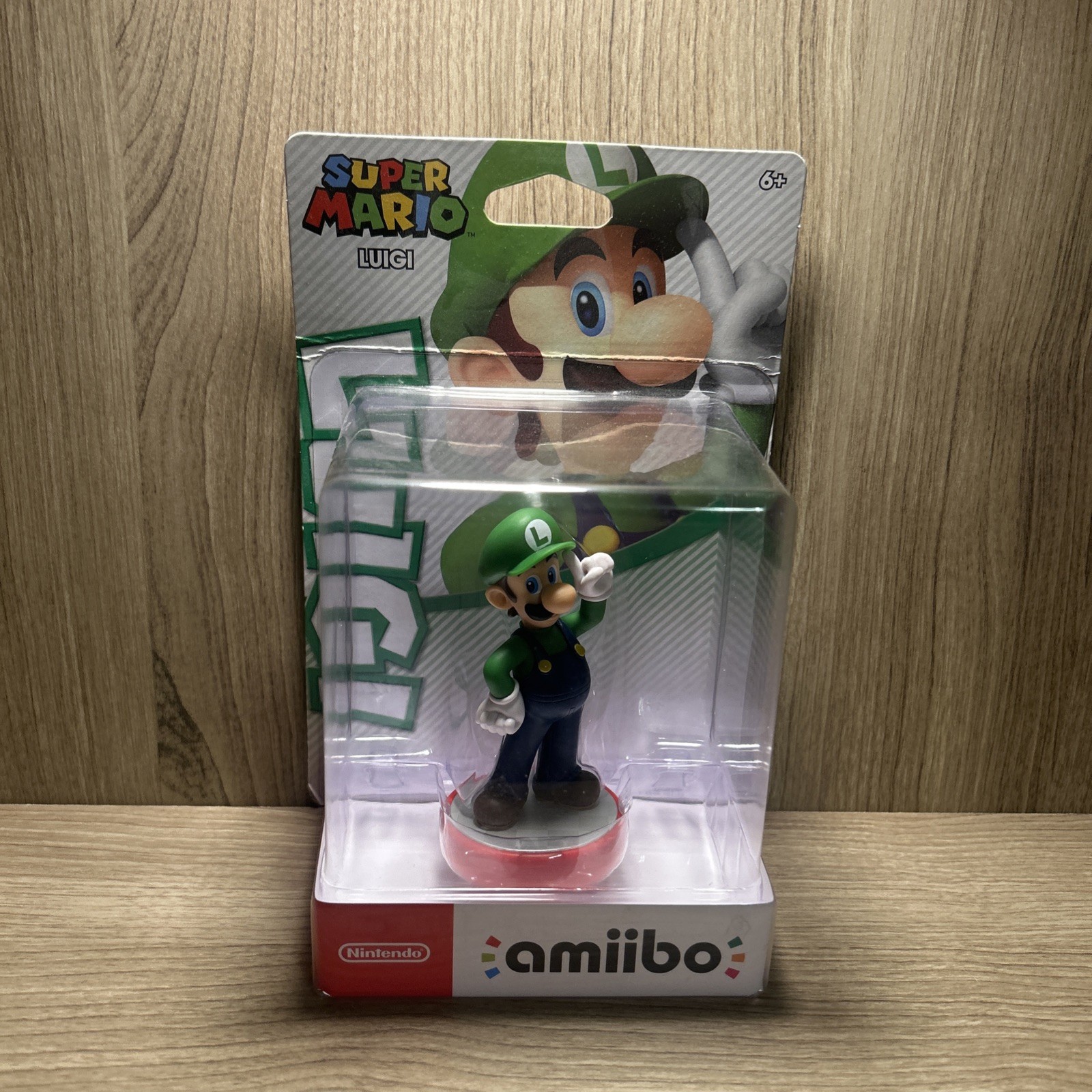 Luigi Amiibo Super Mario Series Nintendo Brand New & Factory Sealed!
