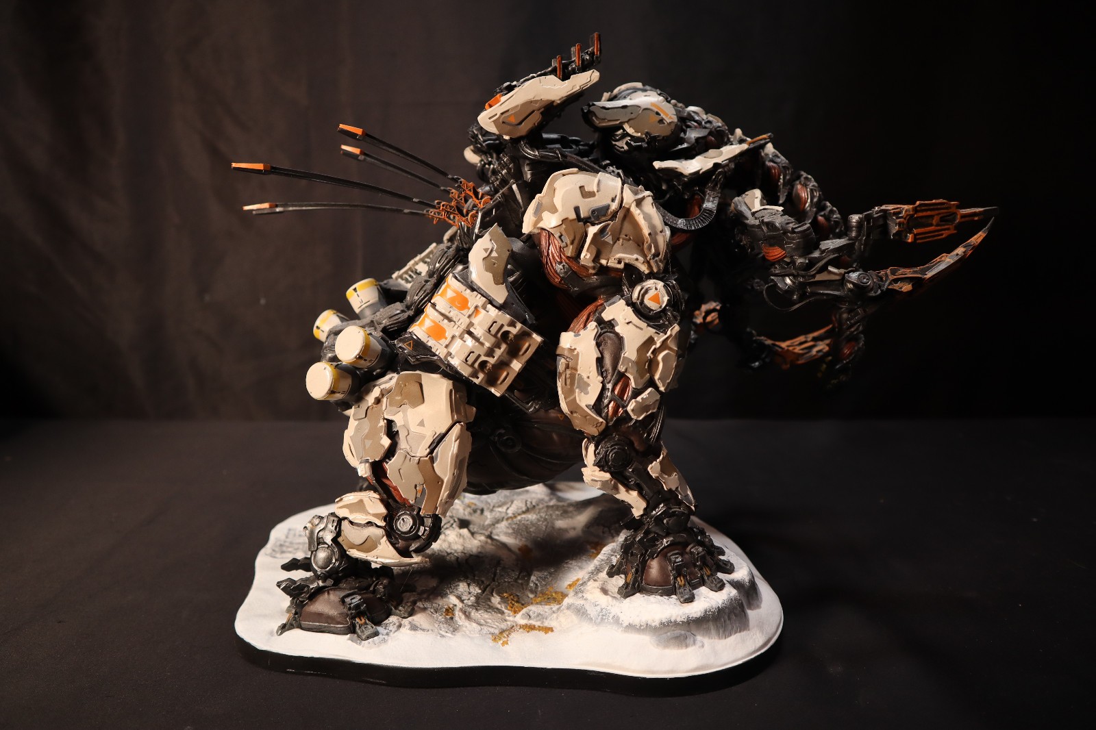 Horizon Forbidden West Regalla Edition Aloy And Tremortusk Statues W/ Artbook