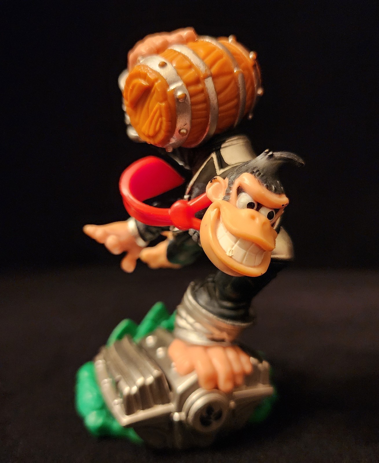 Skylanders Superchargers – Dark Donkey Kong and Barrel Blaster Figure