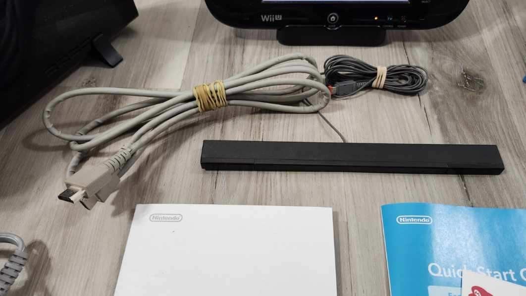 Nintendo Wii U in BOX w 8 GAMES, PWR BRK & CHARGER FAST SHIPPING📦🎮🔥