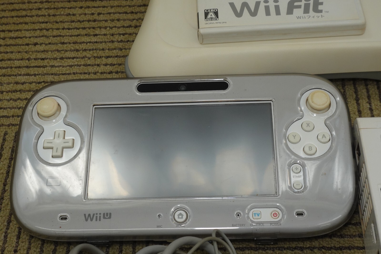 Nintendo WiiU 32GB white WUP-001 working item software wii fit etc… JAPAN
