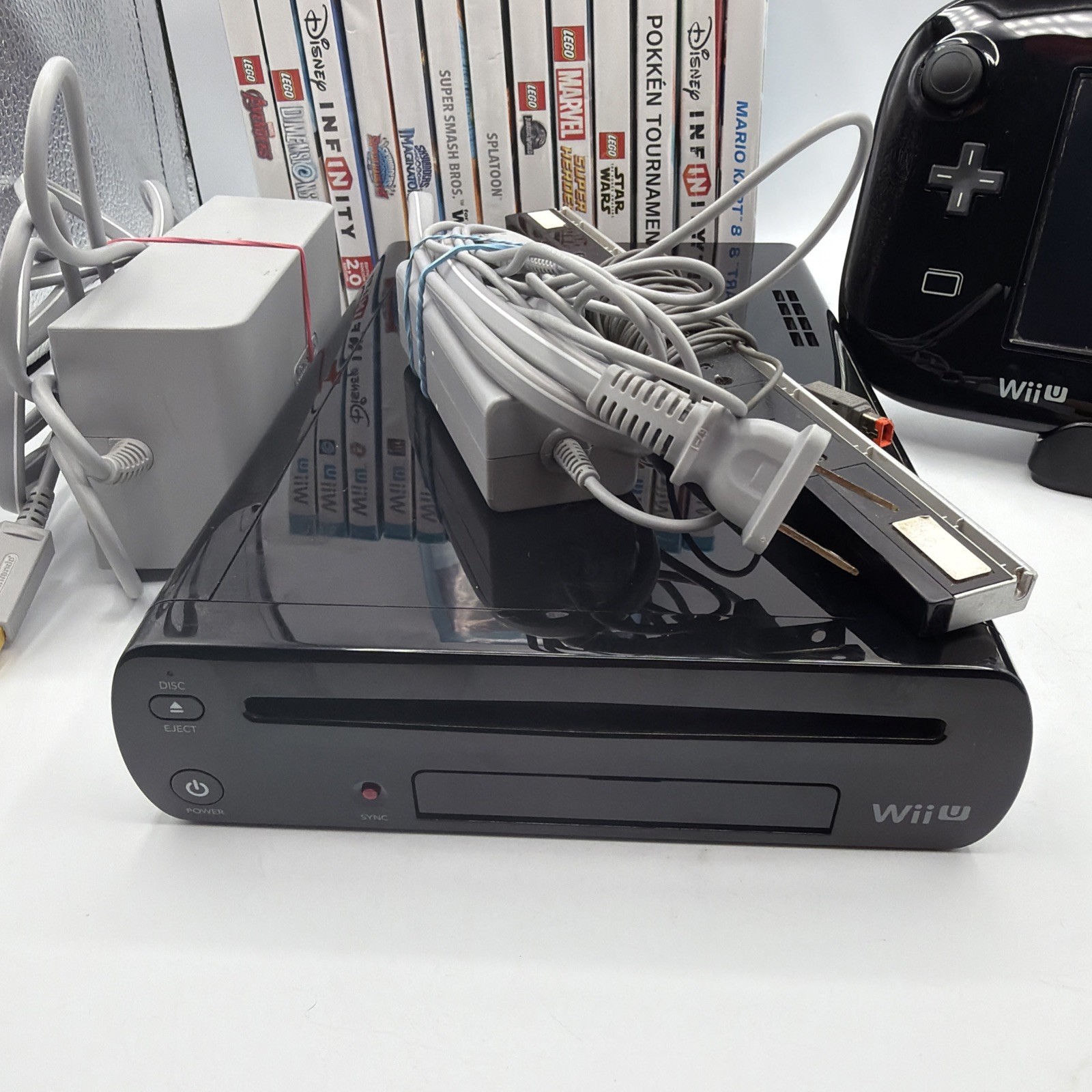 Nintendo Wii U 32GB Deluxe Console & 14-Game Mega Bundle