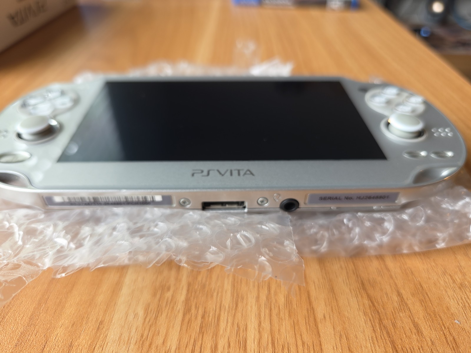 PlayStation PS Vita Wi-Fi Model Ice Silver Rare pch-1000 EXCELLENT COND. SELLER