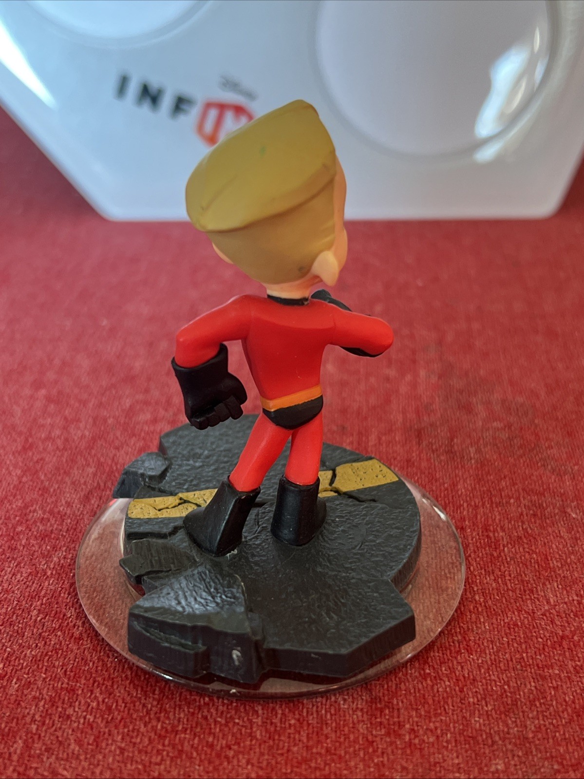 Disney Infinity For XBox 360 – 6 figures + 5 disks + Portal And More