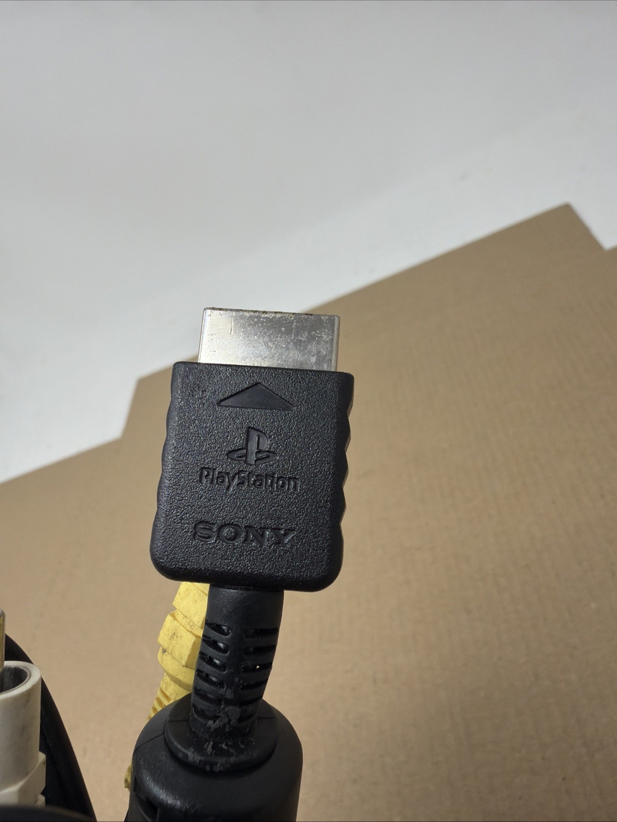 x1 Sony PlayStation Genuine OEM Composite AV Cable Cord PS1 PS2 Red White Yellow