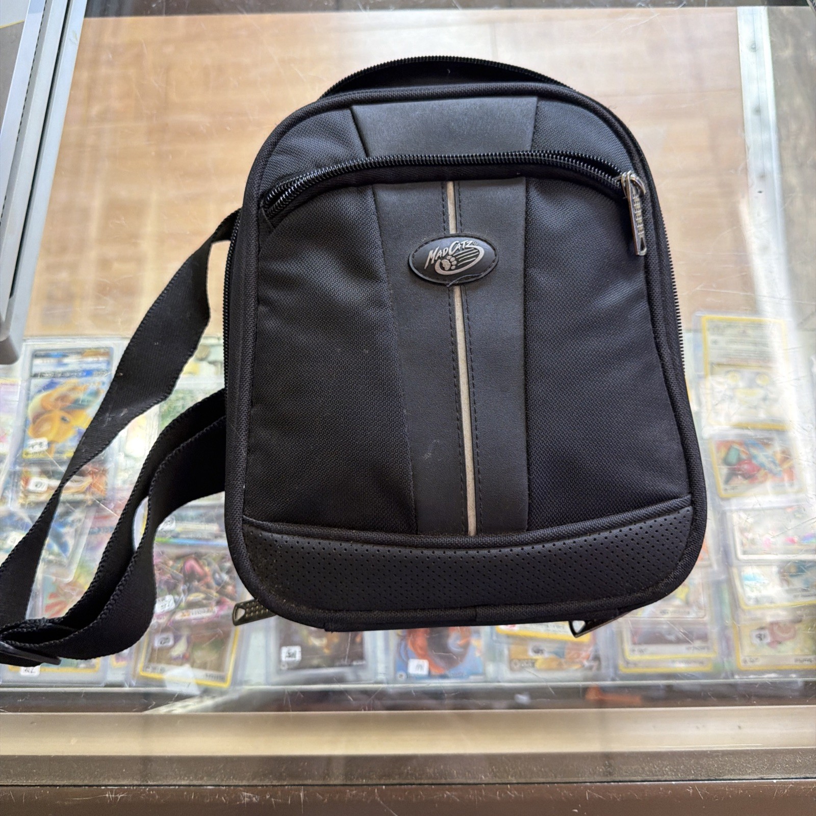 Madcatz PSP Travel Case Crossbody Shoulder Sling Bag Black Gray