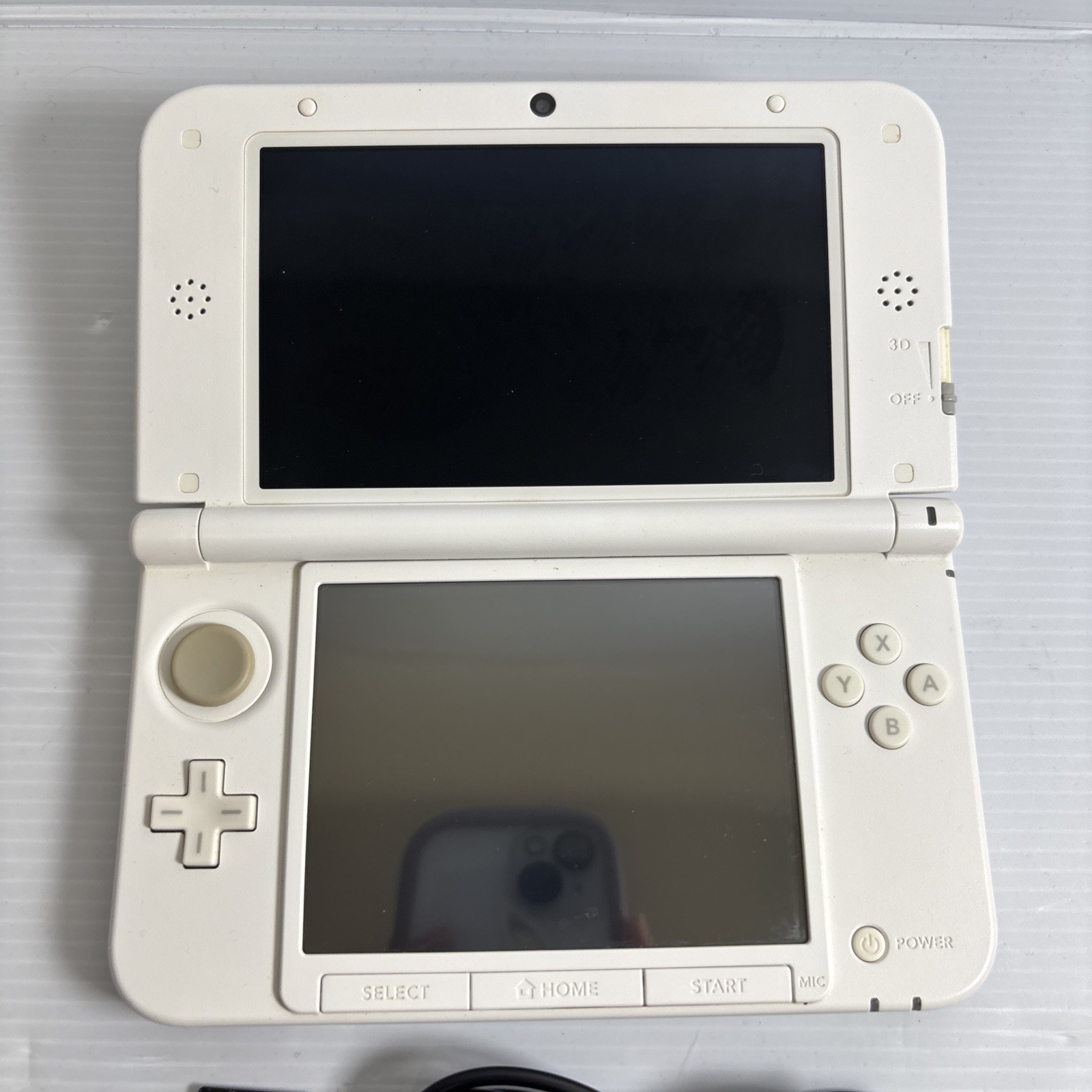 Nintendo 3DS XL LL White Handheld With Charger And Stylus Very Good