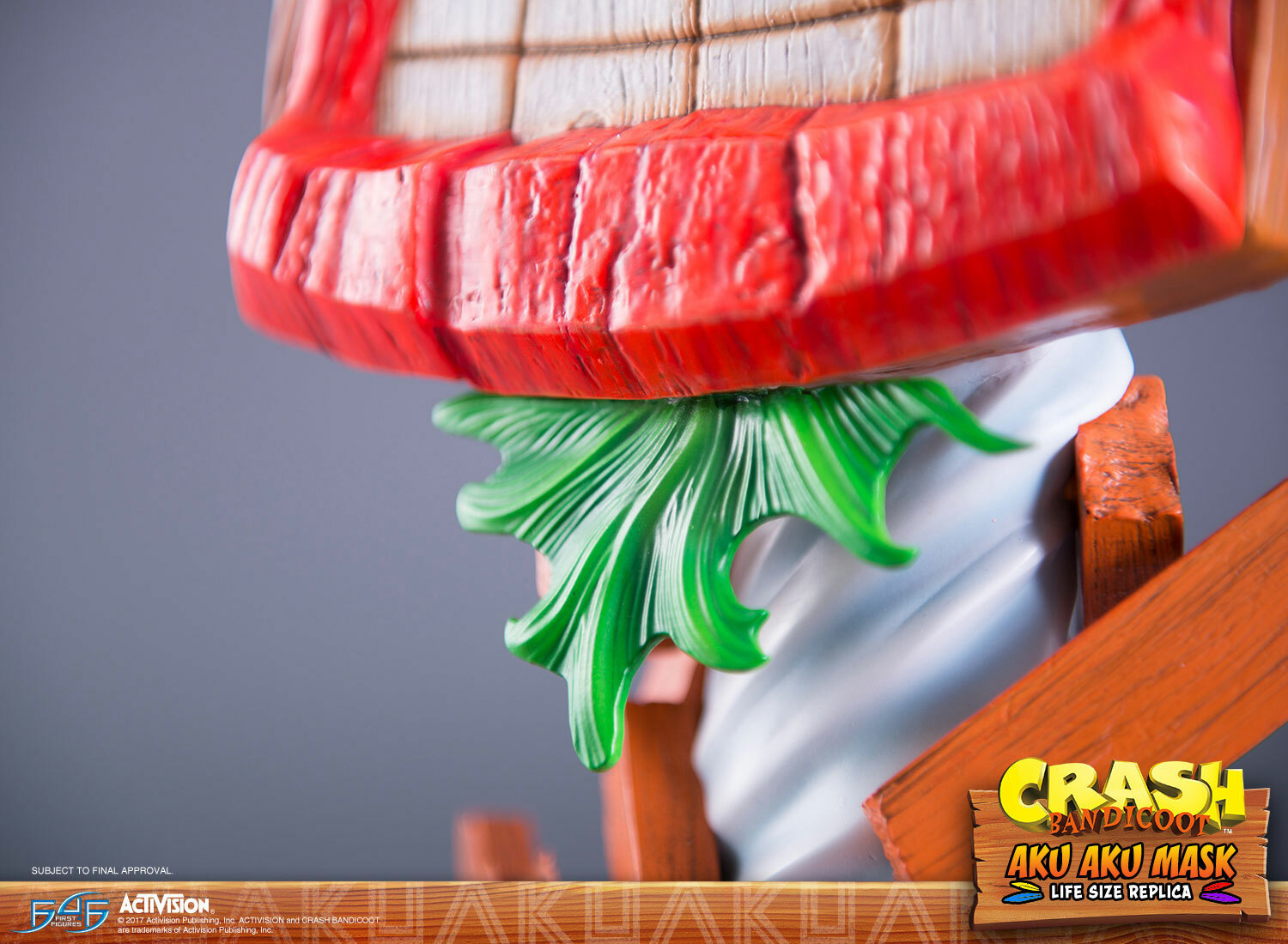 First4Figures Crash Bandicoot Aku Aku Mask Regular Statue Mint in Box