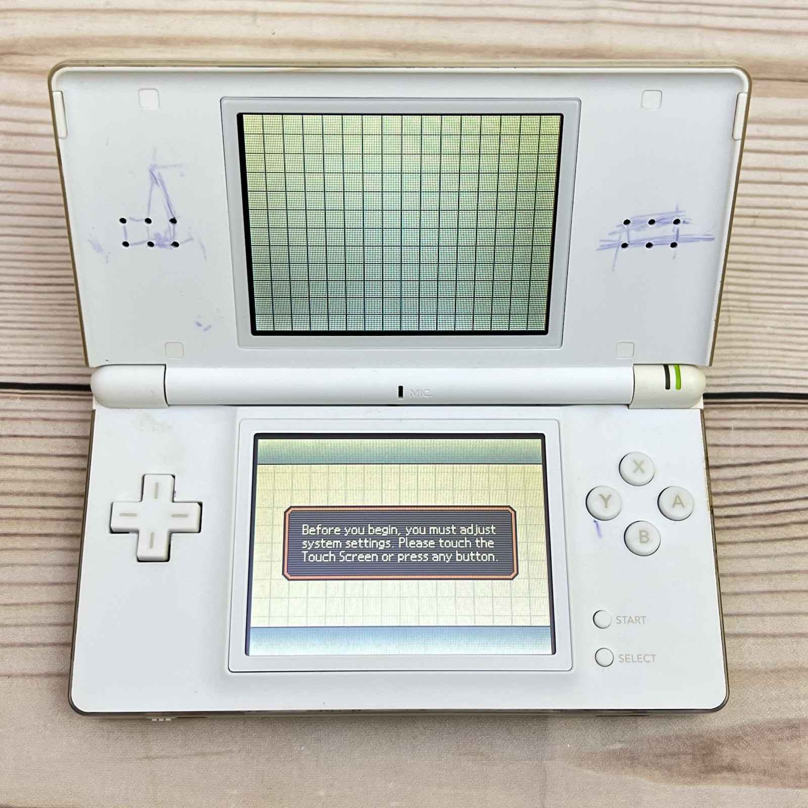 Nintendo DS Lite Handheld Game Console USG-001 Powers On for Parts Repair AS-IS