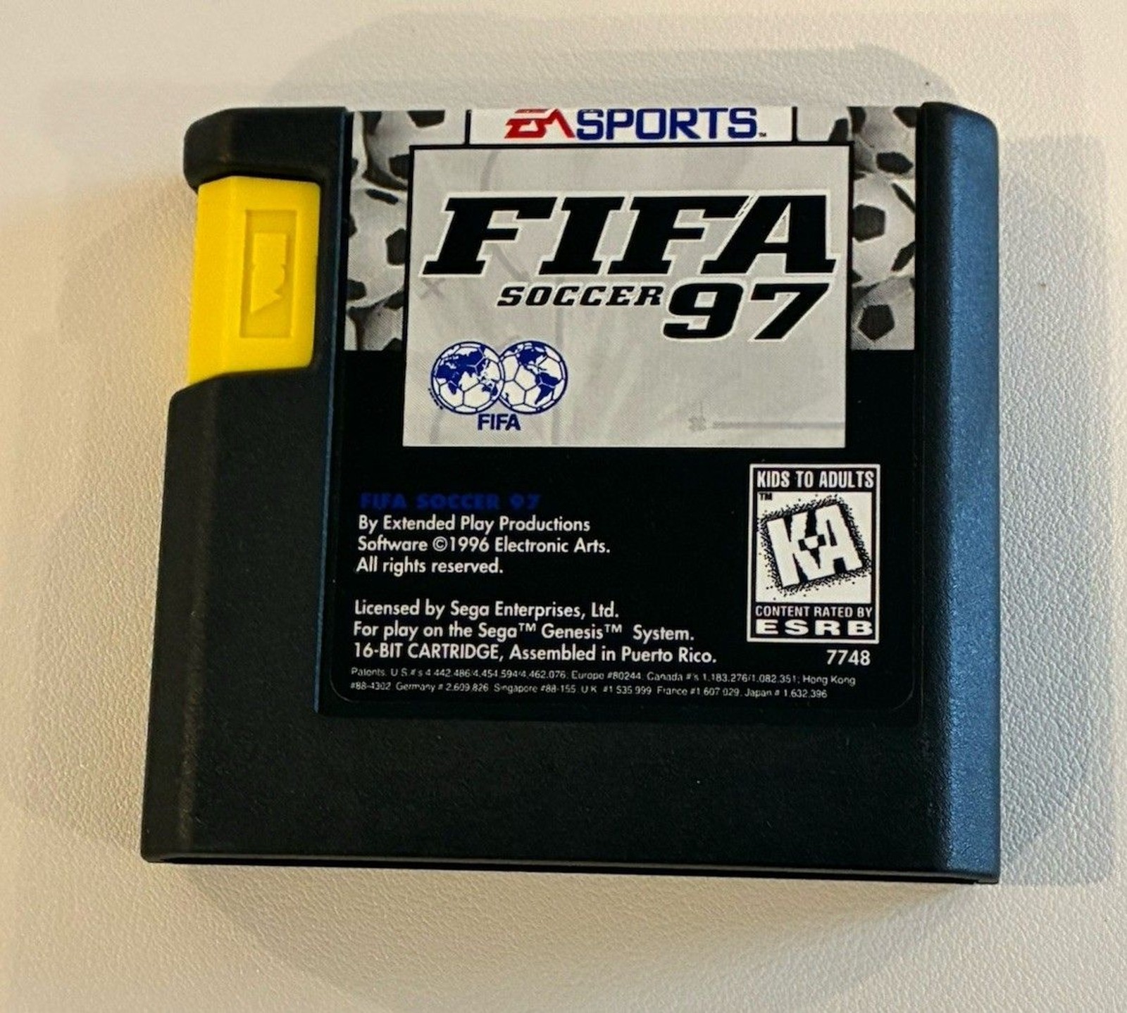 FIFA 97 (Sega Genesis, 1996) – Complete In Box Classic Soccer Game – Tested