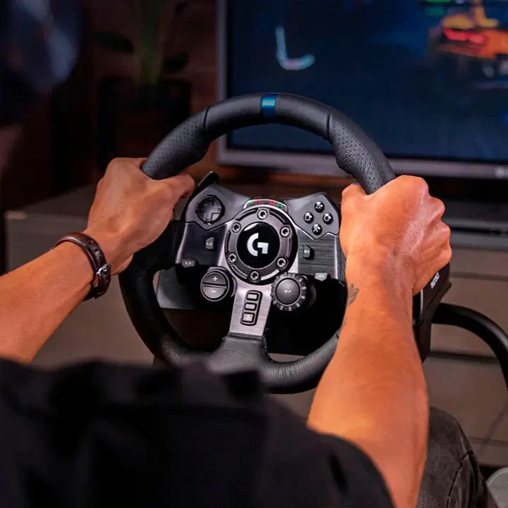 Logitech G923 Racing Wheel and Pedals for PS5