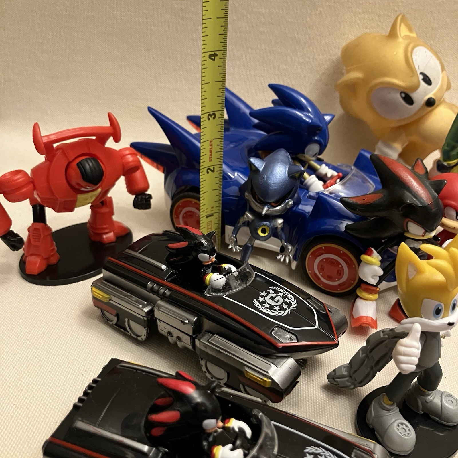 Sega Sonic The Hedgehog Mixed Lot Of Toys, Figures & Collectibles