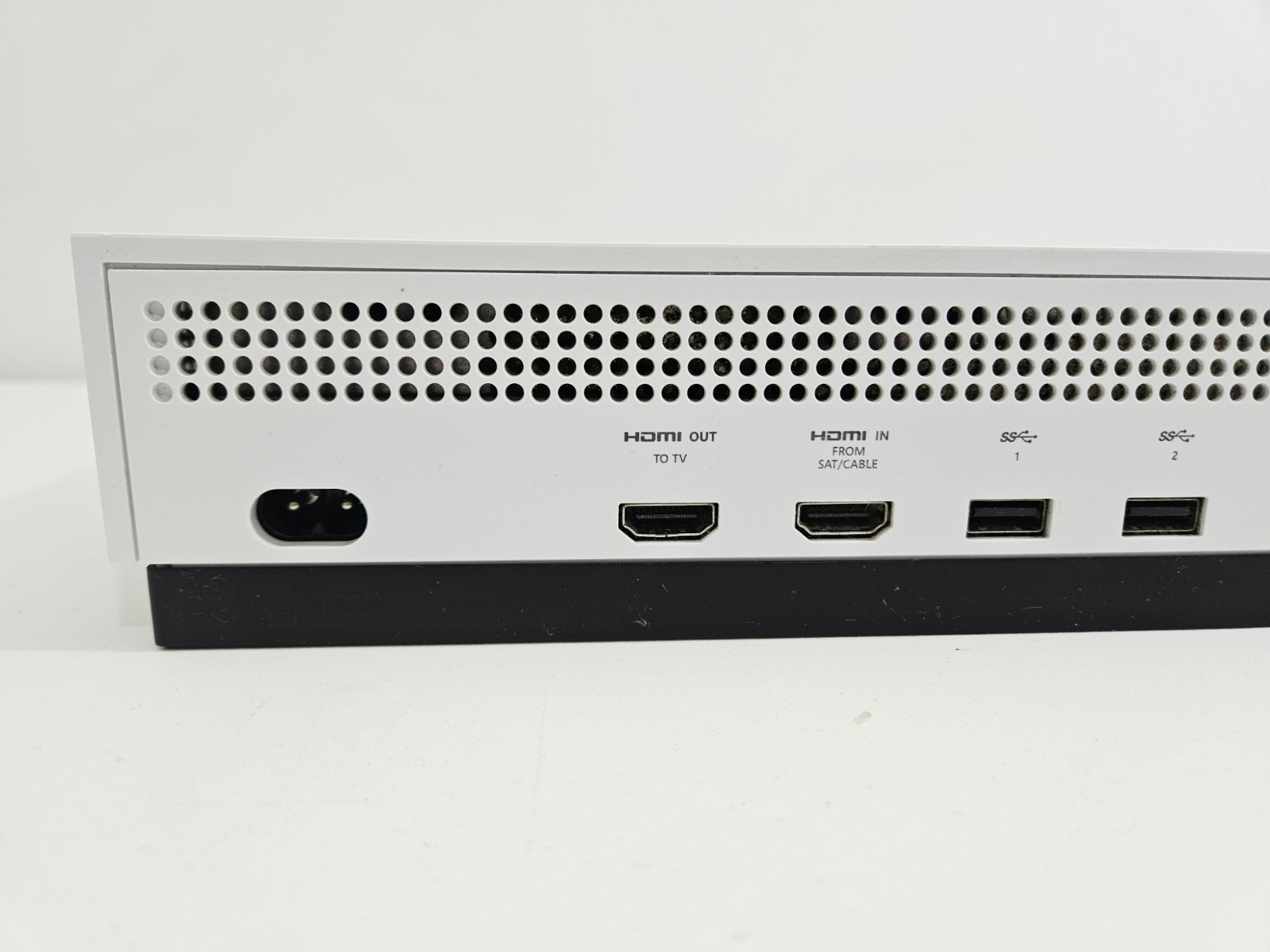 Microsoft Xbox One S 1TB White Console 4K UHD With Power Cord