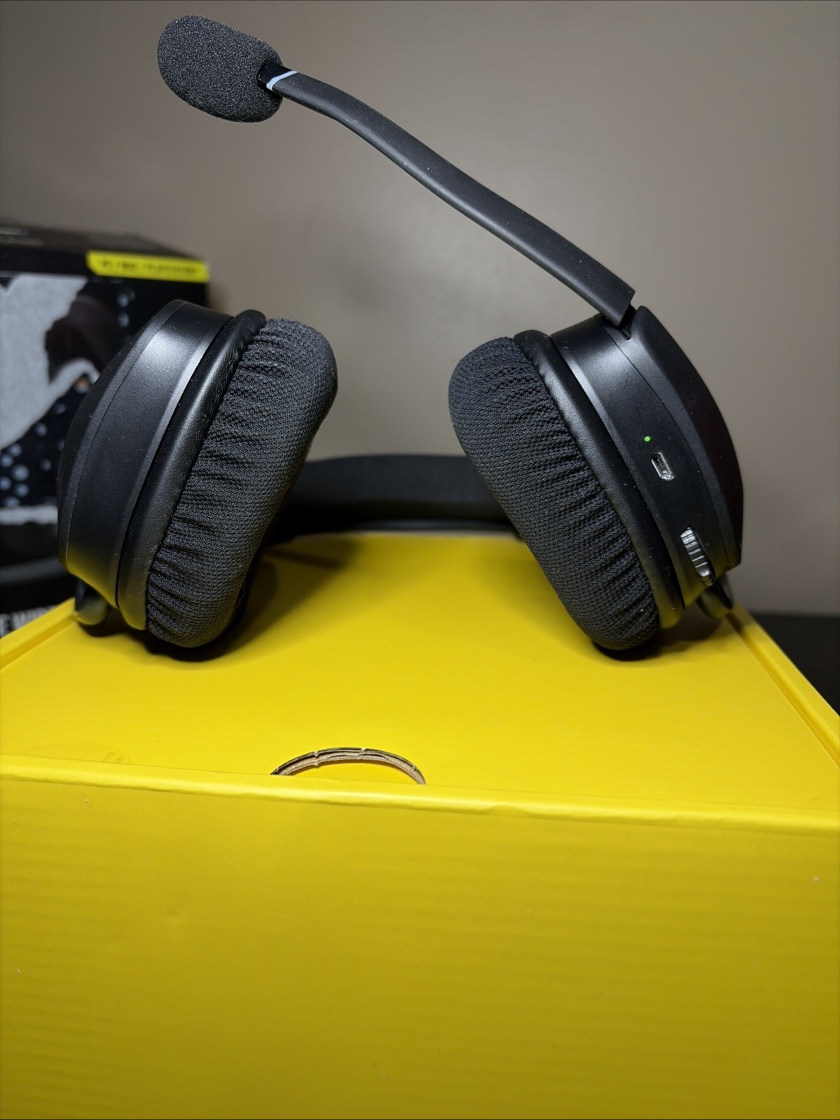 VOID RGB ELITE Wireless Premium Gaming Headset