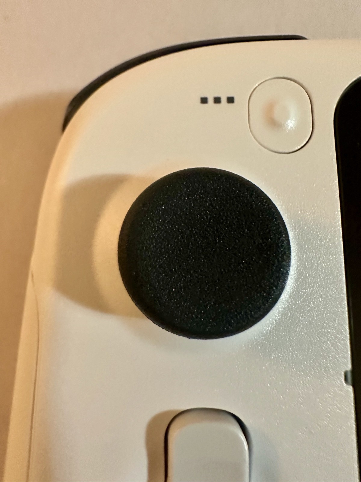 Logitech G Cloud White 64GB Gaming Handheld – Mint Condition w/ Case & Charger