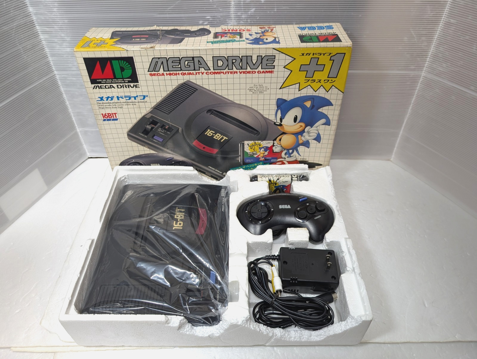 SEGA Mega Drive 16BIT Console Sonic Japan Box