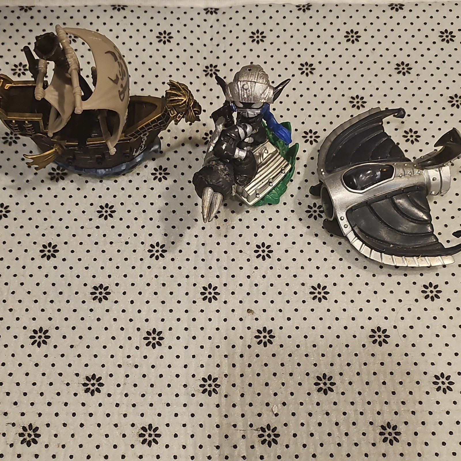 Activision Skylanders SuperChargers Nightfall Vehicle Figure Lot Model 87541388