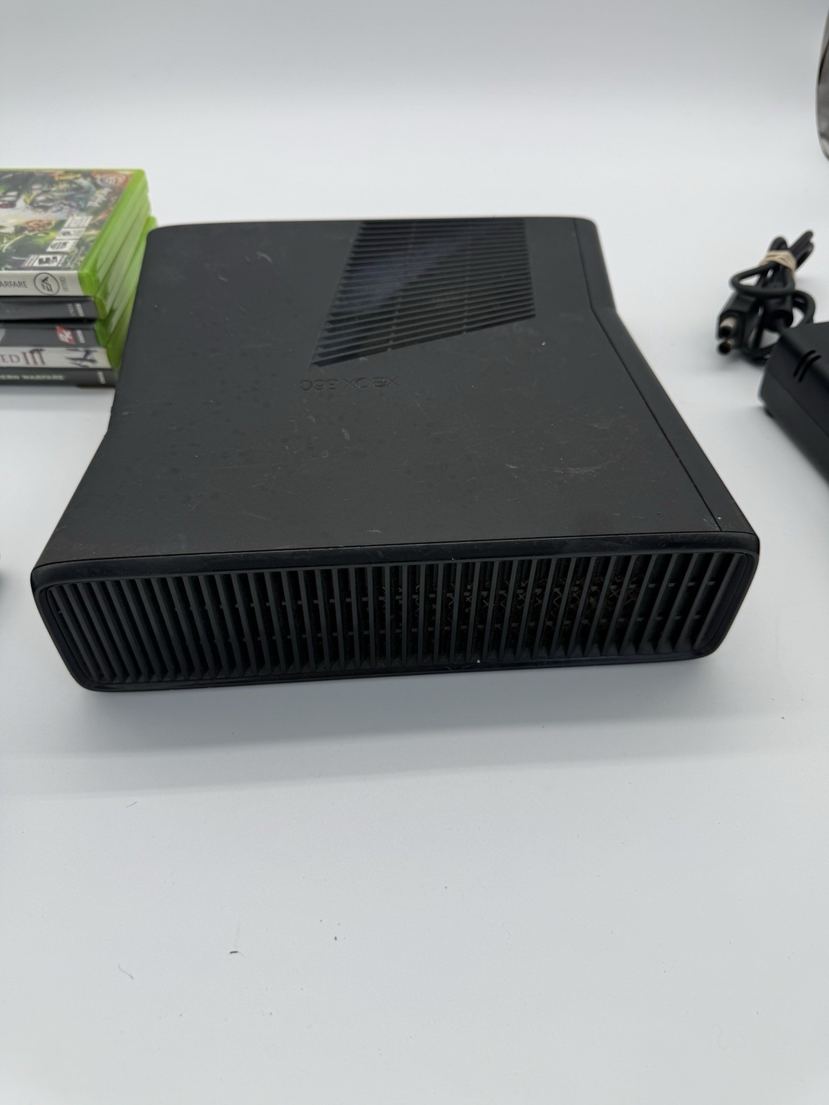 Microsoft Xbox 360 Slim 320GB Console Bundle Tested Working
