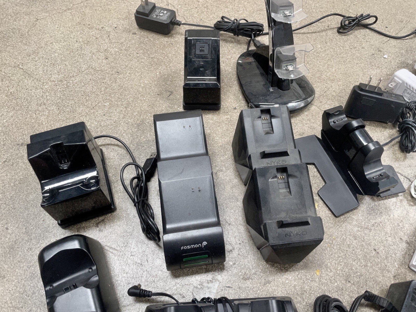 3rd Party Controller Charger Lot: PS4, Xbox 360, Wii & More