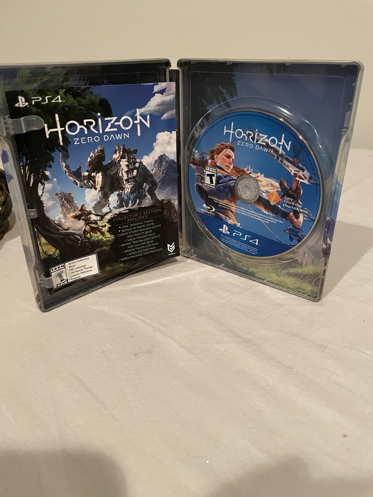 Horizon Zero Dawn Collector’s Edition 9″ Statue Huntress Aloy With Complete Game