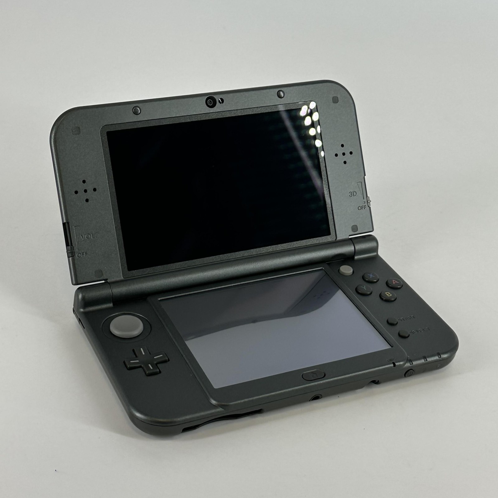 Nintendo New 3DS XL Handheld Console Gray – Very Good w/ Yellow Tint