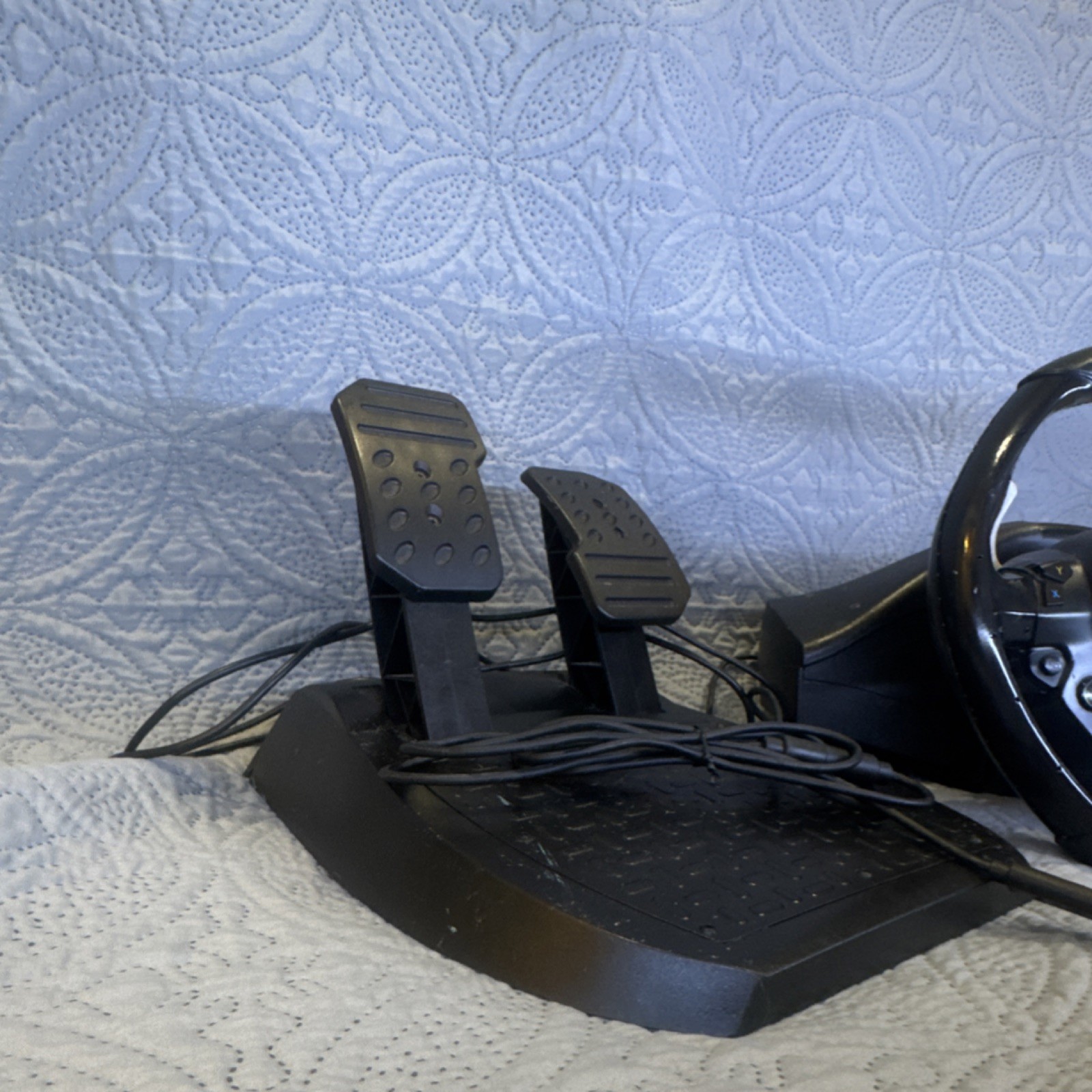 Thrustmaster Ferrari 458 Italia Edition Racing Wheel for Xbox One, Pedals, Black