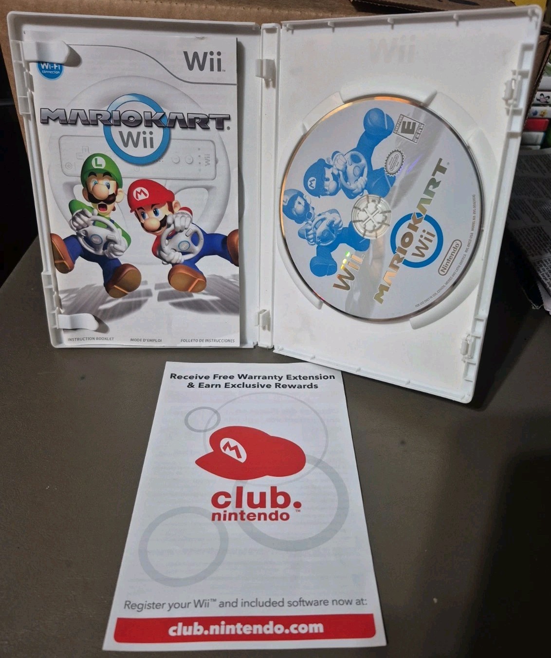 Mario Kart Wii (Nintendo, 2008) CIB W/ MANUEL AND INSERT