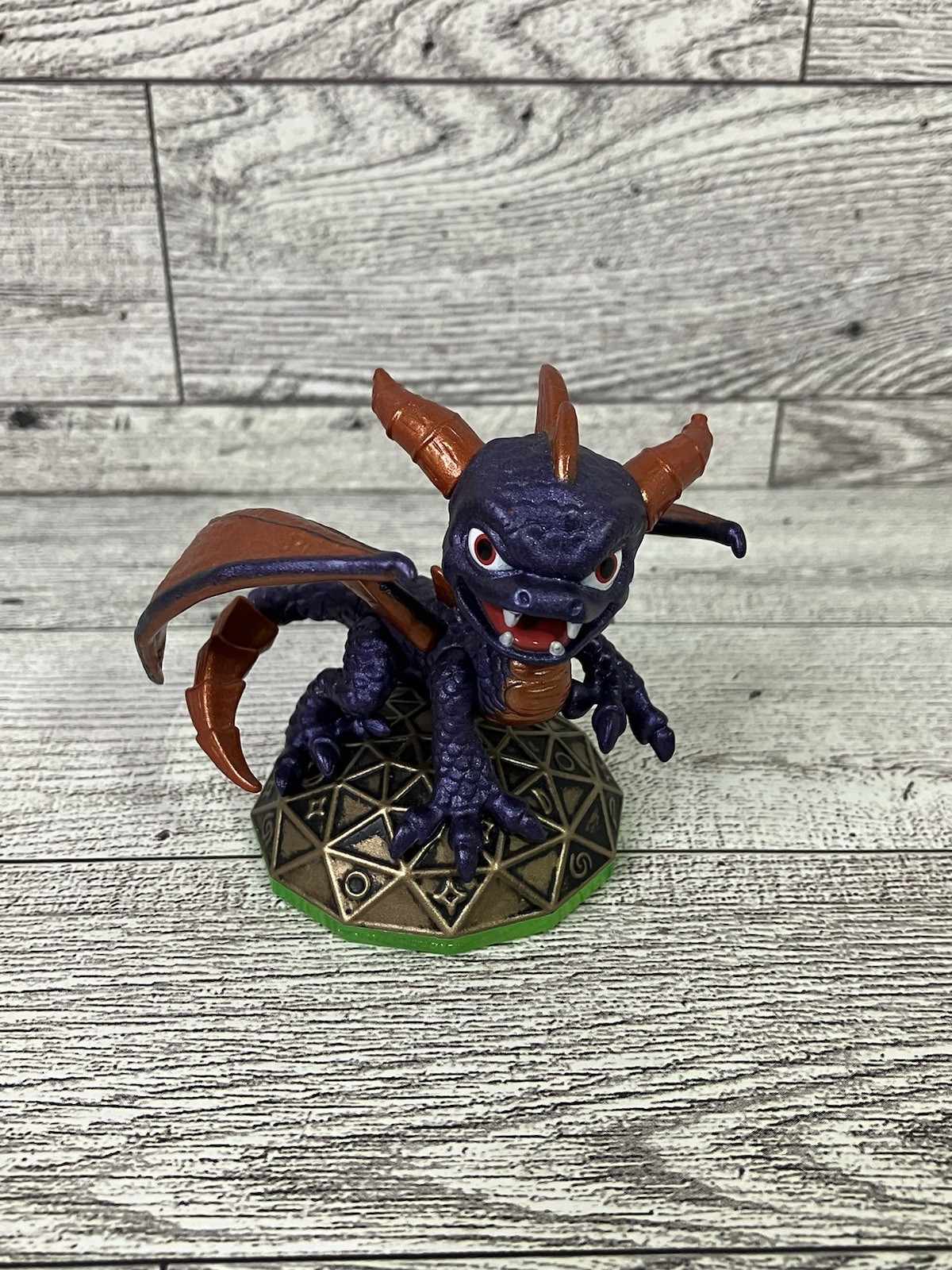 Skylanders Spyro’s Adventure Dragon Series 1 Figure Activision Trap Team Giants