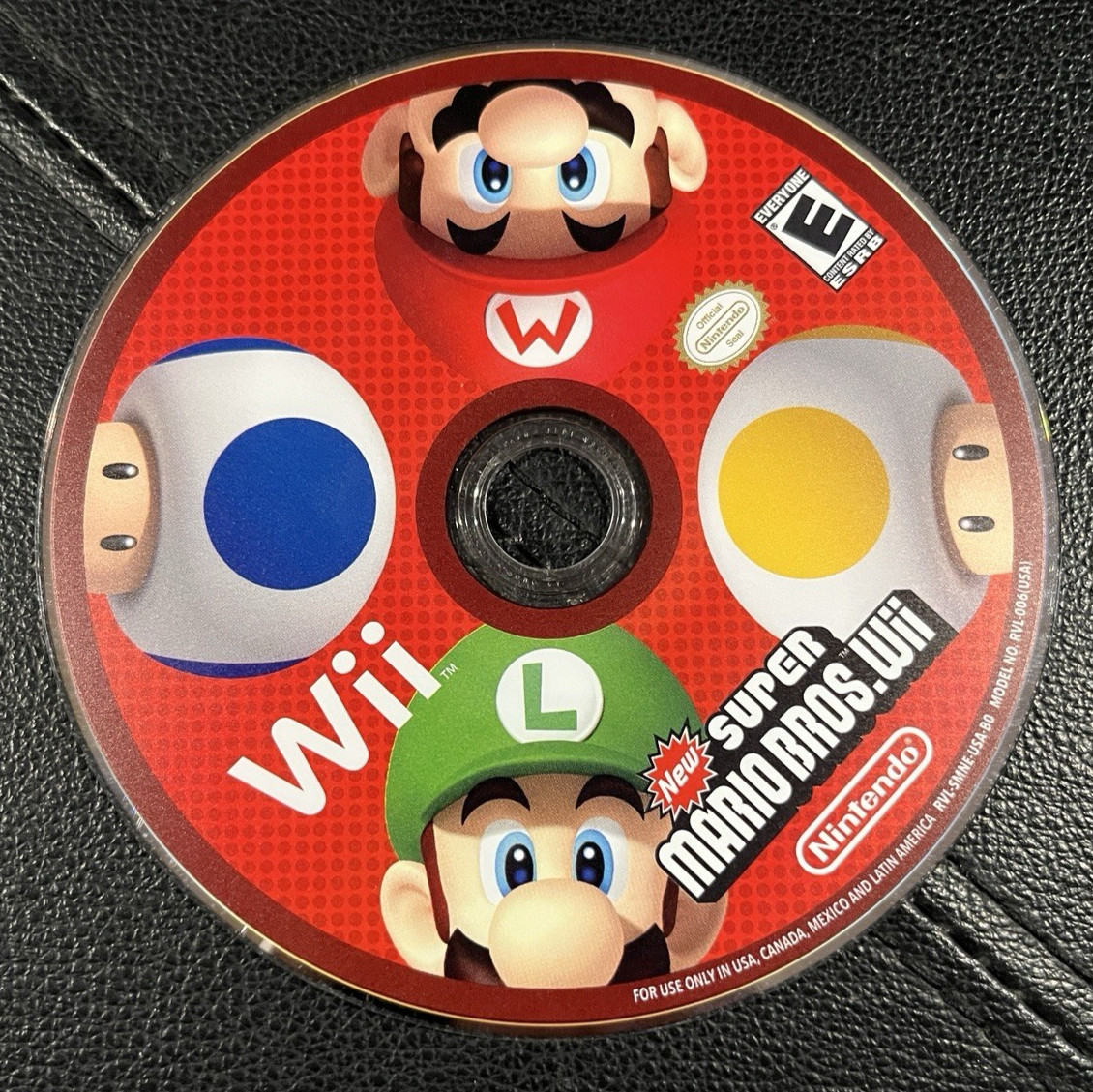 New Super Mario Bros. Wii 2009 Complete with Inserts! Cleaned, Tested & Working!